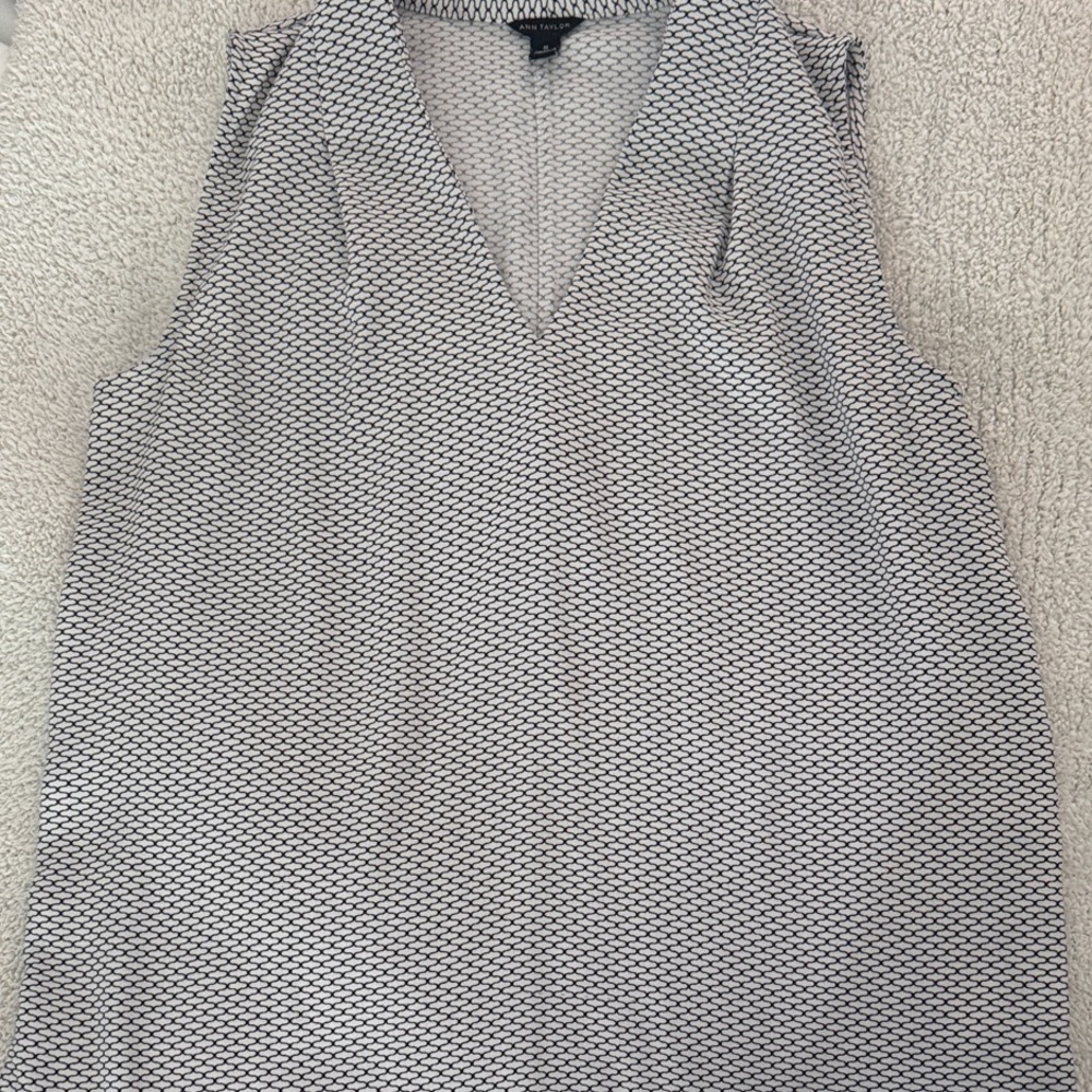 Ann Taylor Black and White Patterned Blouse